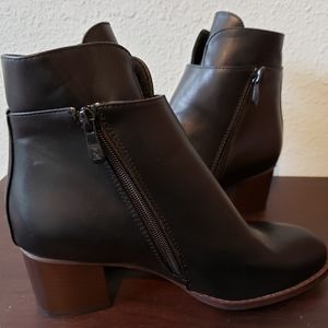 NEW! Ankle boots with block heel - brand new!